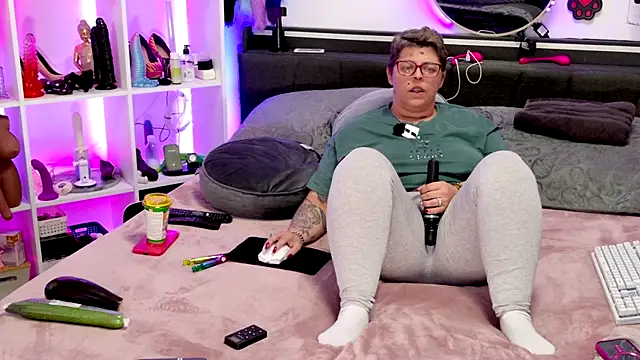 Snapshot of SunshineLexi chatting on February 5, 2:54 pm SunshineLexi online show from February 5, 2:54 pm