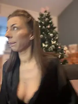 Mia Ethan online show from December 9, 8:33 am