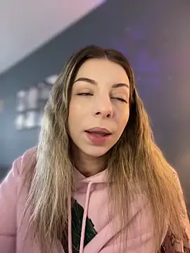 Mia Ethan online show from April 8, 7:41 am