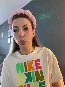 Mia Ethan online show from July 23, 9:18 am
