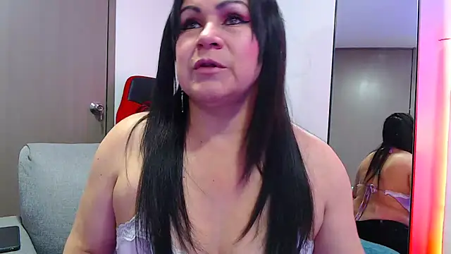 jescaoporto4 online show from March 10, 6:57 pm