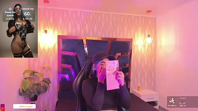 Alahia Dangelo online show from December 19, 6:04 pm