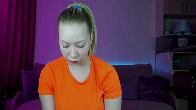 Snapshot of Annabelle_Art chatting on February 25, 2:00 pm Annabelle Art online show from February 25, 2:00 pm