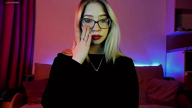 Snapshot of Annabelle_Art chatting on March 11, 5:13 pm Annabelle Art online show from March 11, 5:13 pm