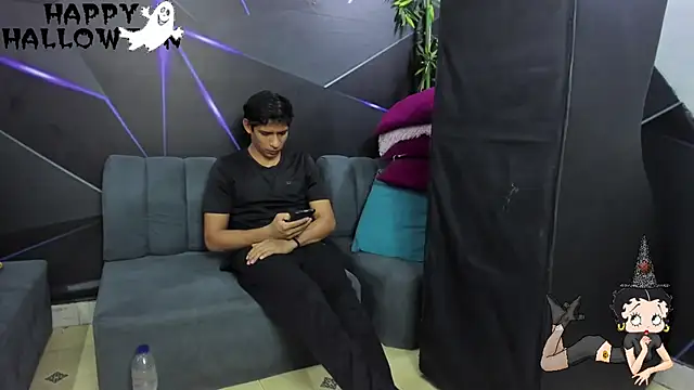 playsgirlhot online show from October 31, 11:17 pm