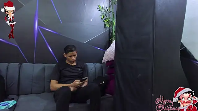 playsgirlhot online show from November 29, 11:41 pm