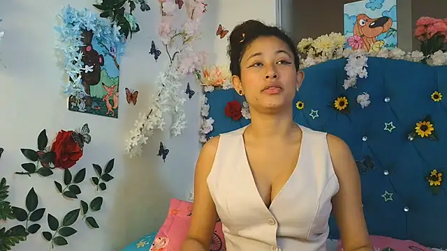 Snapshot of Milkdulce1 chatting on June 3, 1:14 pm Milkdulce1 online show from June 3, 1:14 pm