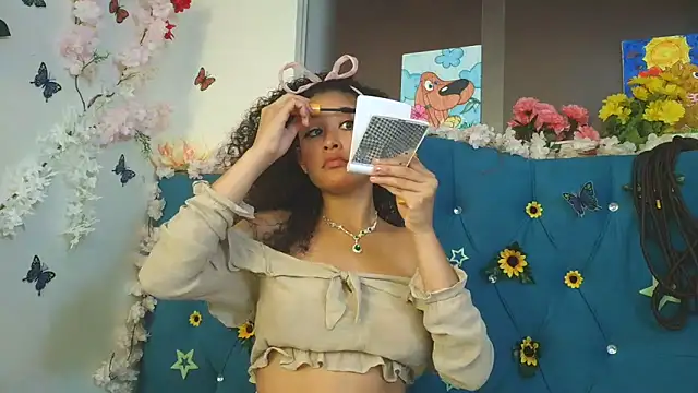 Snapshot of Milkdulce1 chatting on June 4, 1:28 pm Milkdulce1 online show from June 4, 1:28 pm