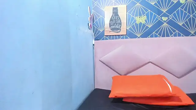 Snapshot of Zaray__ chatting on October 9, 9:07 am Zaray online show from October 9, 9:07 am