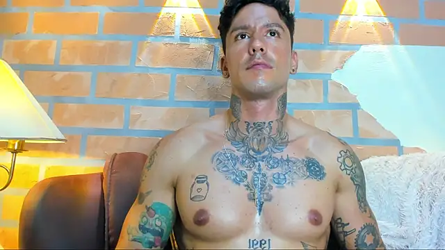 Snapshot of Dylanstonne chatting on March 2, 12:42 am Dylanstonne online show from March 2, 12:42 am