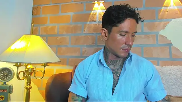 Snapshot of Dylanstonne chatting on March 4, 10:16 pm Dylanstonne online show from March 4, 10:16 pm