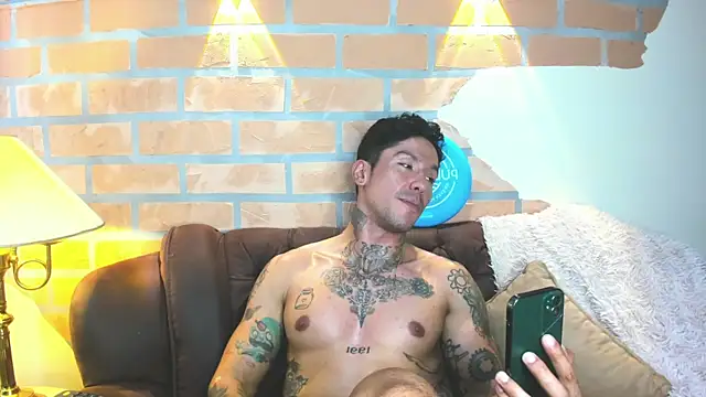 Snapshot of Dylanstonne chatting on March 9, 4:55 pm Dylanstonne online show from March 9, 4:55 pm