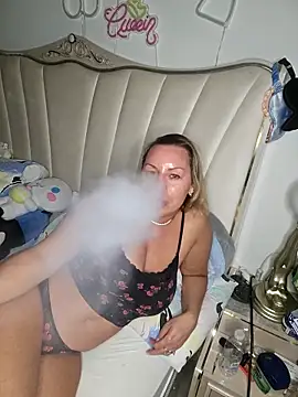 Sparkle2206 online show from April 17, 9:18 pm