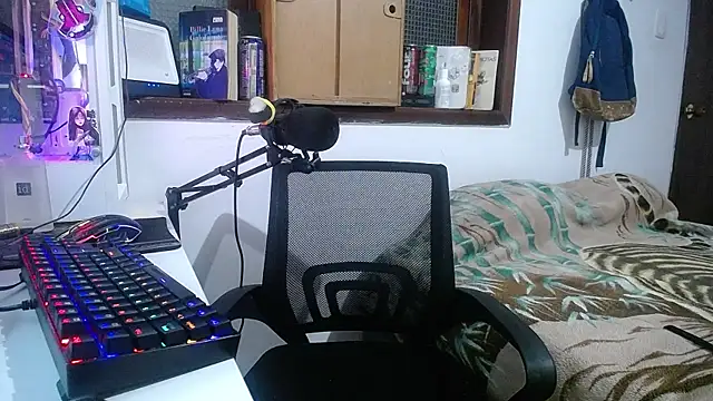 Snapshot of esjrobles chatting on January 28, 6:38 am esjrobles online show from January 28, 6:38 am