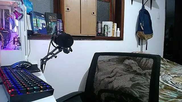 Snapshot of esjrobles chatting on January 31, 3:30 am esjrobles online show from January 31, 3:30 am