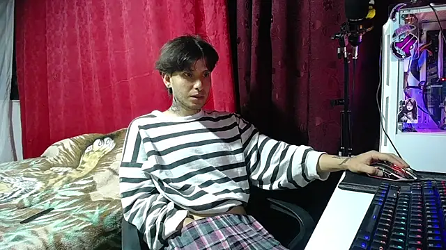 Snapshot of esjrobles chatting on March 12, 5:02 am esjrobles online show from March 12, 5:02 am