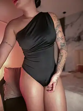 Pink Jazmin online show from May 26, 3:13 am