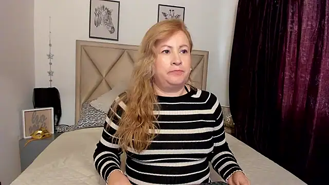 Snapshot of MonyCassius chatting on November 24, 12:16 pm MonyCassius online show from November 24, 12:16 pm