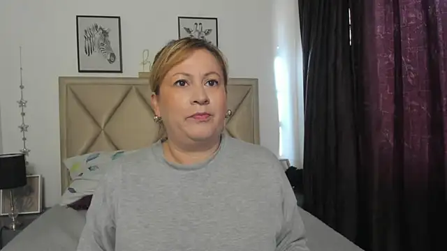 Snapshot of MonyCassius chatting on May 25, 12:00 pm MonyCassius online show from May 25, 12:00 pm