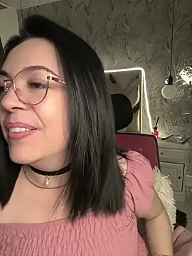 Bella fournier online show from April 5, 11:13 pm