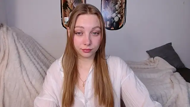 bellaa love  online show from April 7, 11:59 pm