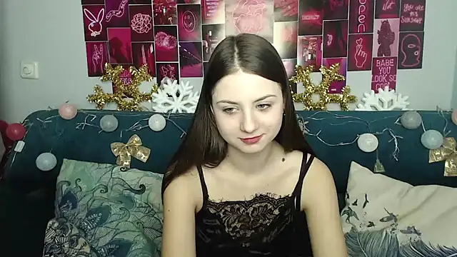 Snapshot of MilanaRoza chatting on December 26, 5:58 am MilanaRoza online show from December 26, 5:58 am