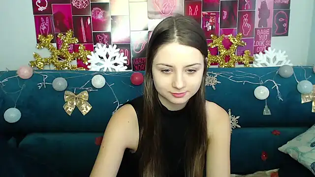 Snapshot of MilanaRoza chatting on December 28, 9:09 am MilanaRoza online show from December 28, 9:09 am