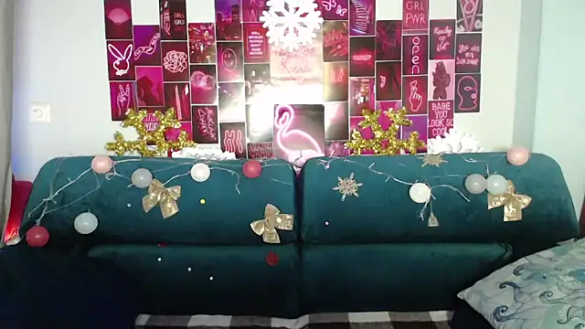 Snapshot of MilanaRoza chatting on January 2, 5:35 am MilanaRoza online show from January 2, 5:35 am