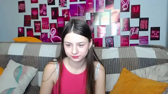 Snapshot of MilanaRoza chatting on February 11, 5:47 am MilanaRoza online show from February 11, 5:47 am