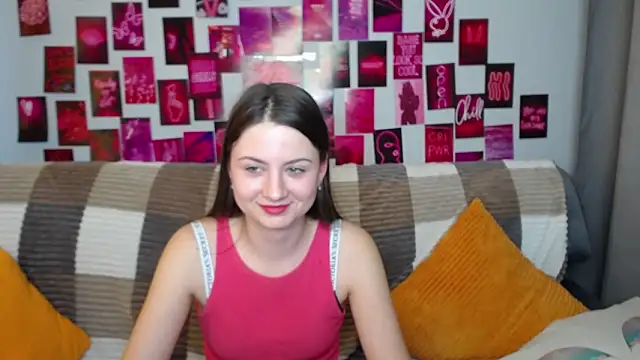 Snapshot of MilanaRoza chatting on March 1, 9:29 am MilanaRoza online show from March 1, 9:29 am