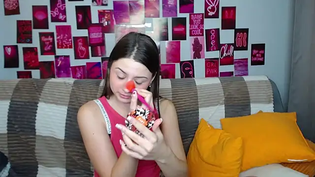 Snapshot of MilanaRoza chatting on March 1, 1:51 pm MilanaRoza online show from March 1, 1:51 pm