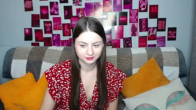 Snapshot of MilanaRoza chatting on March 3, 5:42 am MilanaRoza online show from March 3, 5:42 am