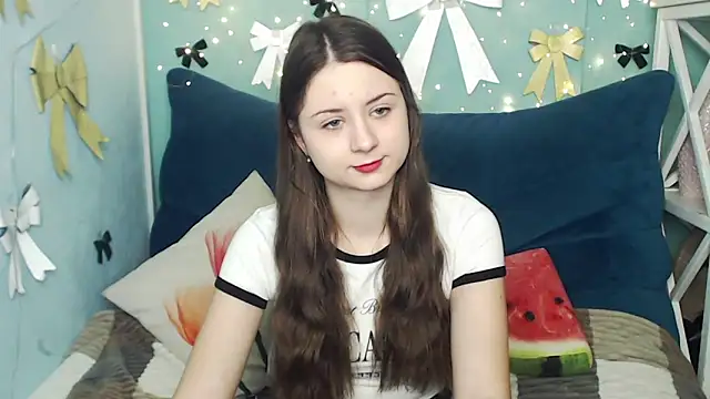 Snapshot of MilanaRoza chatting on March 21, 5:43 am MilanaRoza online show from March 21, 5:43 am