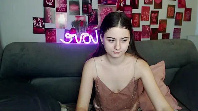 MilanaRoza online show from November 14, 6:01 am