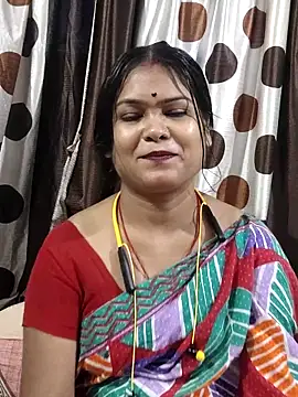 yoursweety09 online show from May 26, 12:06 am
