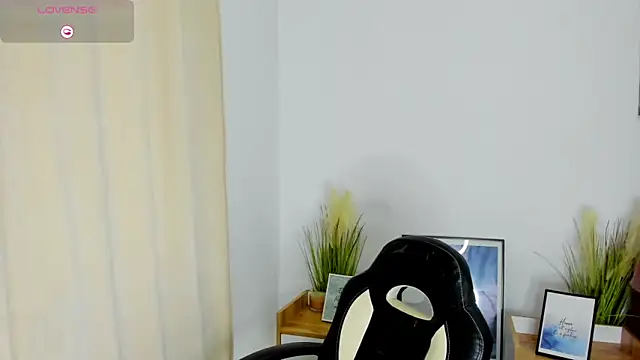 MissJudith online show from November 29, 9:34 am