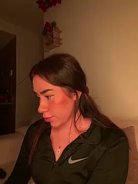 Snapshot of Im_Valen_Cute chatting on April 30, 3:46 am Im Valen Cute online show from April 30, 3:46 am