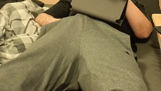 Snapshot of Dan8736 chatting on January 16, 9:08 pm Dan8736 online show from January 16, 9:08 pm