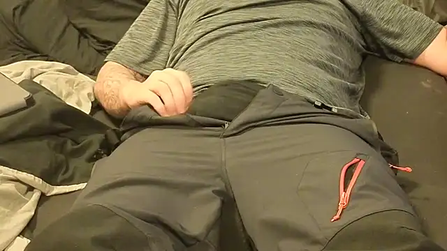 Snapshot of Dan8736 chatting on February 21, 10:33 pm Dan8736 online show from February 21, 10:33 pm