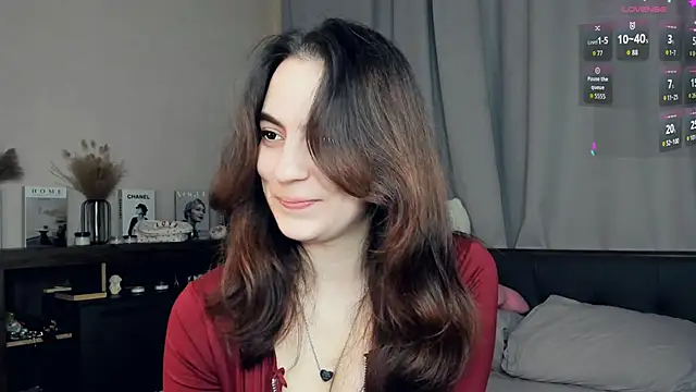 Snapshot of DracosMoon chatting on October 14, 7:09 am DracosMoon online show from October 14, 7:09 am
