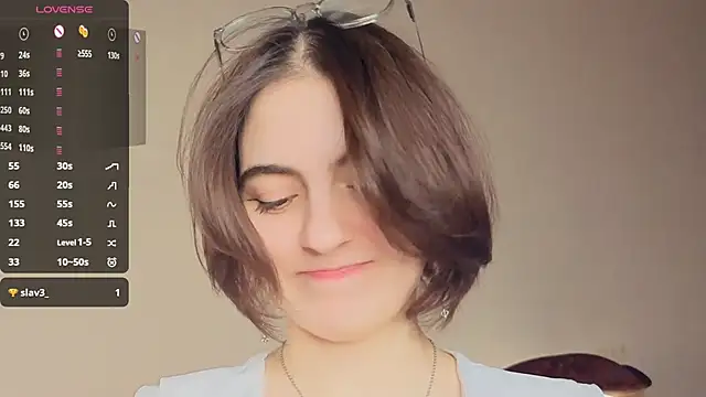 Snapshot of DracosMoon chatting on February 11, 7:24 am DracosMoon online show from February 11, 7:24 am