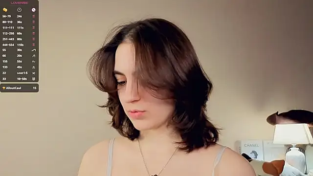 Snapshot of DracosMoon chatting on February 15, 7:27 am DracosMoon online show from February 15, 7:27 am