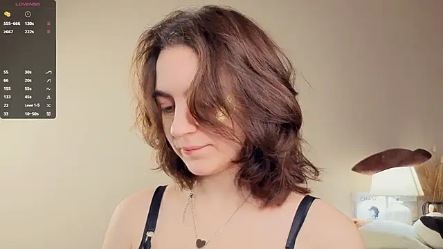 Snapshot of DracosMoon chatting on February 19, 7:15 am DracosMoon online show from February 19, 7:15 am