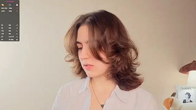 Snapshot of DracosMoon chatting on March 3, 7:25 am DracosMoon online show from March 3, 7:25 am