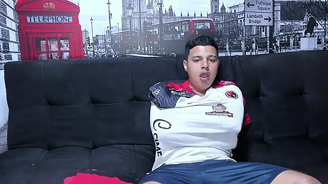 threesome sexy hot online show from January 3, 1:14 pm