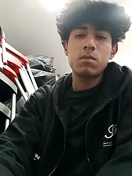 Snapshot of alexander32r chatting on September 23, 3:26 pm alexander32r online show from September 23, 3:26 pm