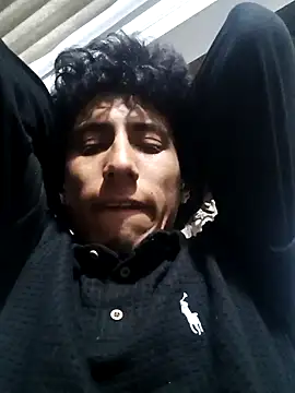 Snapshot of alexander32r chatting on November 13, 3:16 am alexander32r online show from November 13, 3:16 am