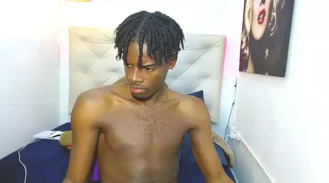 Snapshot of royce_ebony chatting on December 12, 10:24 am royce ebony online show from December 12, 10:24 am