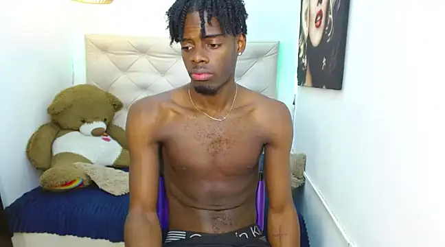 Snapshot of royce_ebony chatting on December 14, 7:07 am royce ebony online show from December 14, 7:07 am