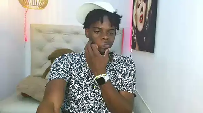 Snapshot of royce_ebony chatting on January 14, 2:08 am royce ebony online show from January 14, 2:08 am